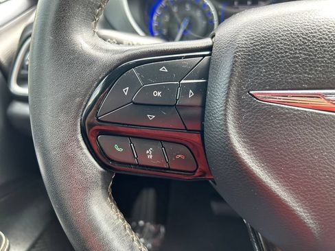 Used 2020 Chrysler Pacifica Touring w/ S Appearance Package FWD image 24