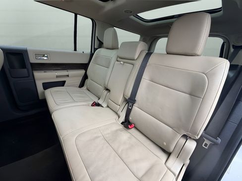 Used 2018 Ford Flex Limited w/ Equipment Group 301A FWD image 16