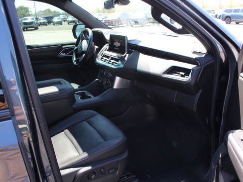 Used 2021 Chevrolet Tahoe Z71 AWD/4WD image 16
