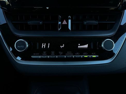 Used 2025 Toyota Corolla LE image 24