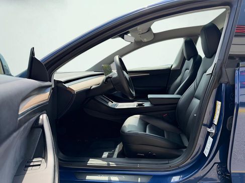 Used 2023 Tesla Model 3 Standard Range image 17