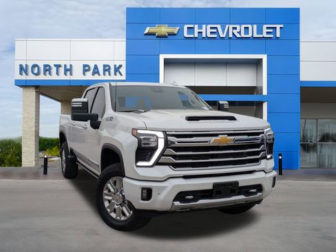 Used 2025 Chevrolet Silverado 2500 High Country w/ High Country Premium Package image 1