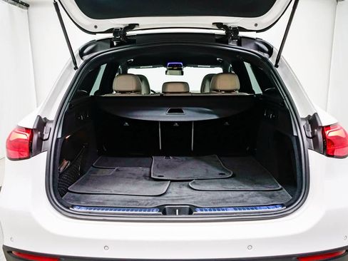 Used 2025 Mercedes-Benz GLC 300 image 26