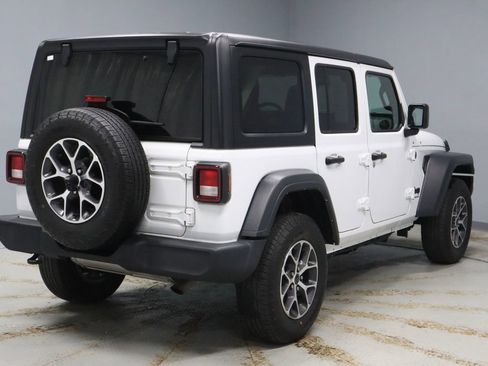 Used 2024 Jeep Wrangler Sport S image 10