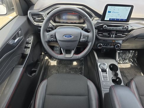 Used 2025 Ford Escape ST-Line FWD image 13