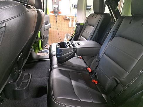 Used 2021 Jeep Wrangler Unlimited Sahara w/ Uconnect 4C Nav & Sound Group image 13