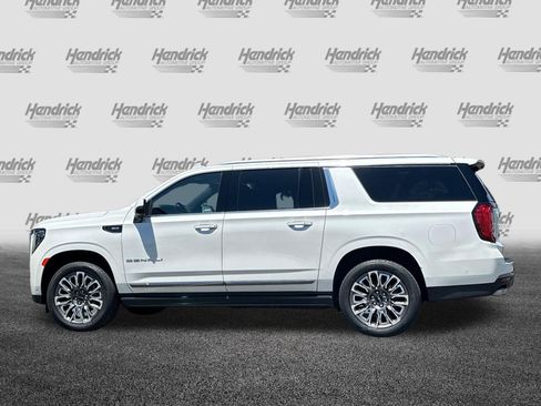 Used 2023 GMC Yukon XL Denali Ultimate AWD/4WD image 8