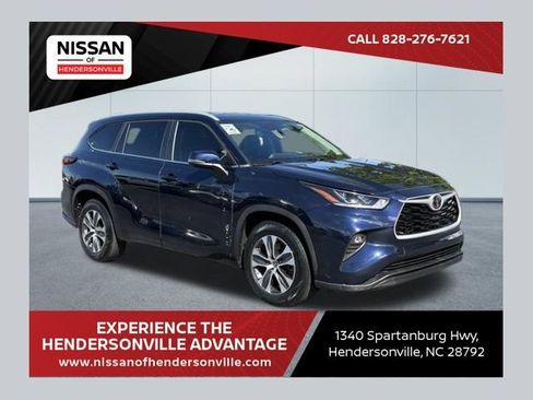 Used 2023 Toyota Highlander XLE FWD image 1
