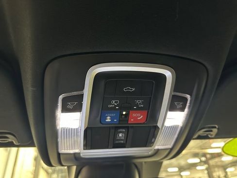 Used 2023 RAM 1500 Laramie AWD/4WD image 34