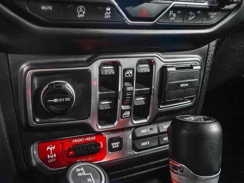 Used 2019 Jeep Wrangler Unlimited Rubicon w/ Dual Top Group image 22