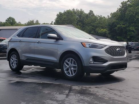 Used 2023 Ford Edge SEL w/ Convenience Package AWD/4WD image 3