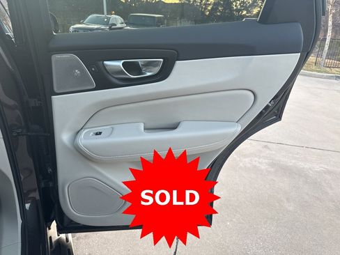 Certified 2023 Volvo XC60 B6 Ultimate w/ Protection Package Premier image 15