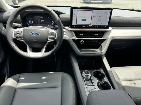 New 2026 Ford Explorer Active w/ Active Comfort Package RWD image 4