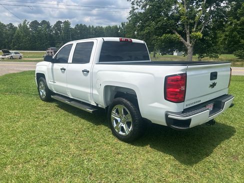 Used 2018 Chevrolet Silverado 1500 Custom w/ Custom Value Package RWD image 13