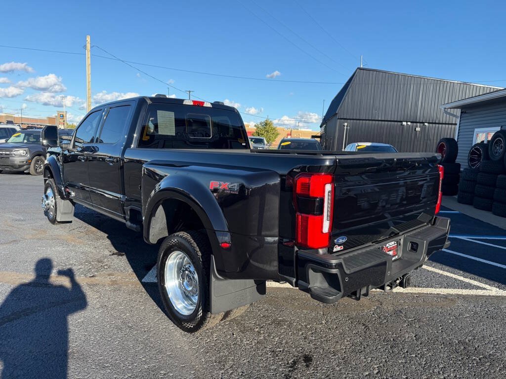 Used 2025 Ford F450 Platinum w/ FX4 Off-Road Package AWD/4WD image 3