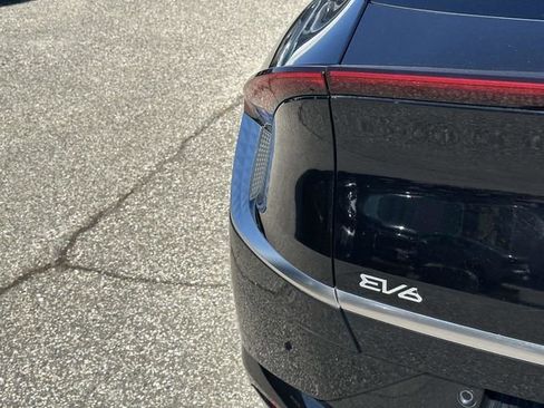 Used 2023 Kia EV6 Wind image 29