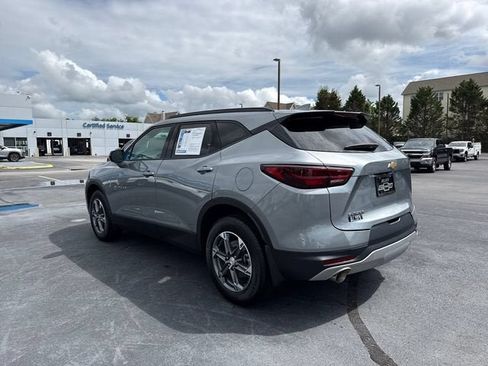 Used 2024 Chevrolet Blazer LT FWD image 5