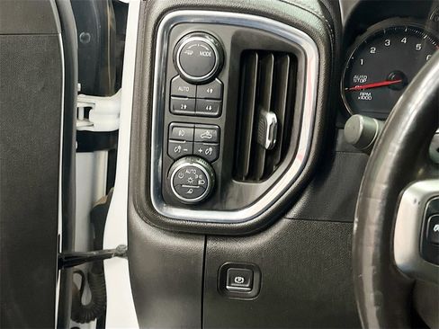 Used 2020 Chevrolet Silverado 1500 LT Trail Boss image 10