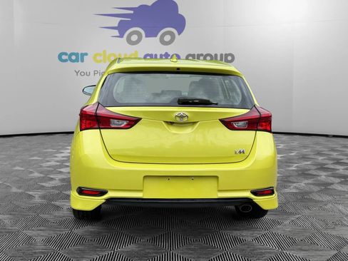 Used 2017 Toyota Corolla iM w/ Carpet Mat Package FWD image 4