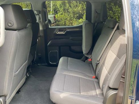 Used 2023 Chevrolet Silverado 1500 LT AWD/4WD image 9