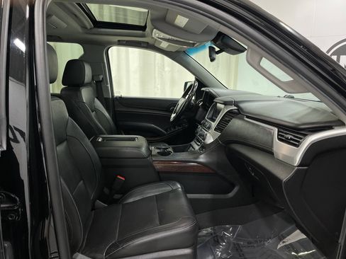 Used 2019 GMC Yukon SLT w/ Premium Edition AWD/4WD image 32