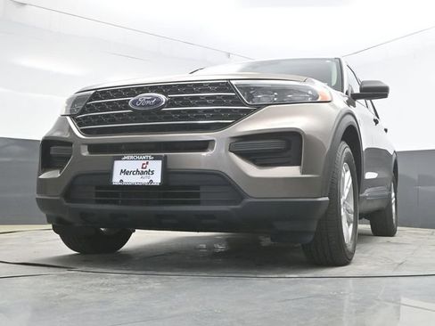 Used 2021 Ford Explorer XLT AWD/4WD image 29