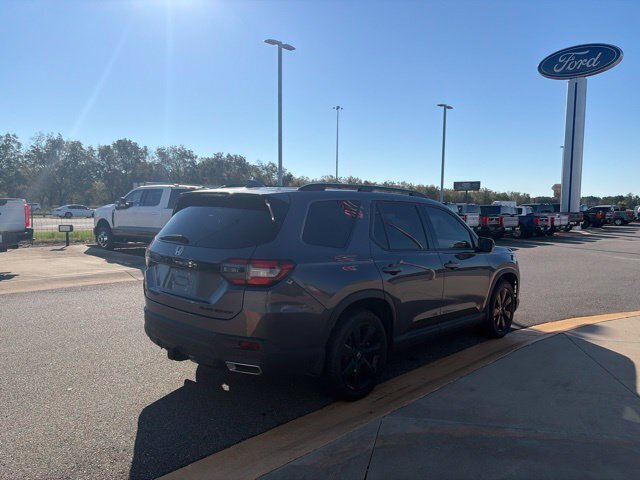 Used 2025 Honda Pilot Black Edition image 5