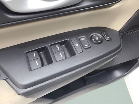 Certified 2018 Honda CR-V LX image 19