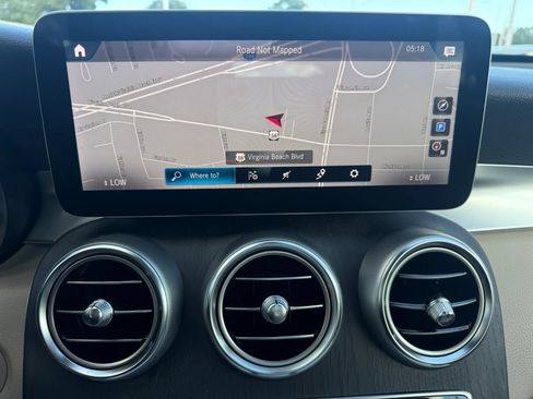 Used 2022 Mercedes-Benz GLC 300 4MATIC w/ Multimedia Package Lite image 22