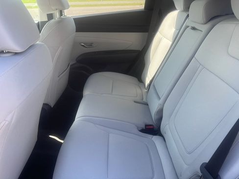 Used 2025 Hyundai Tucson SE image 18