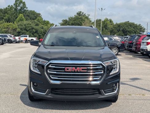 Used 2024 GMC Terrain SLT FWD image 8