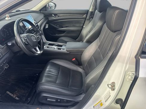 Used 2019 Honda Accord Touring image 9