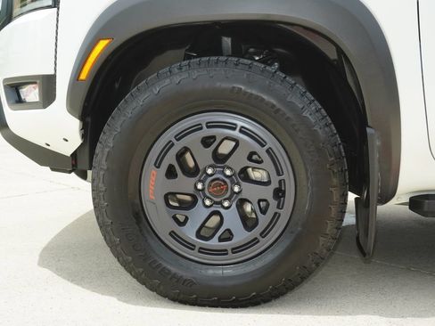 Used 2025 Nissan Frontier PRO-4X AWD/4WD image 9