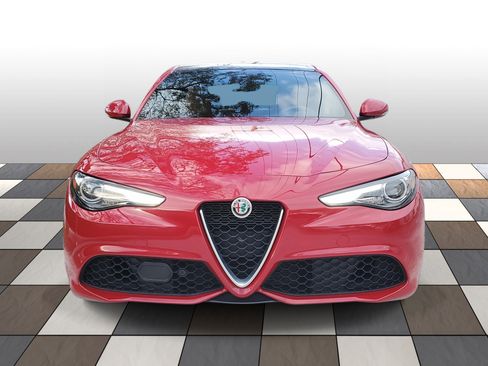 Used 2022 Alfa Romeo Giulia Ti image 2