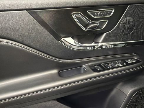 Used 2023 Lincoln Corsair FWD image 32