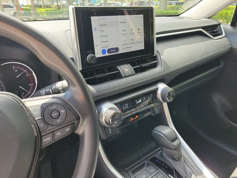 Used 2025 Toyota RAV4 XLE FWD image 23