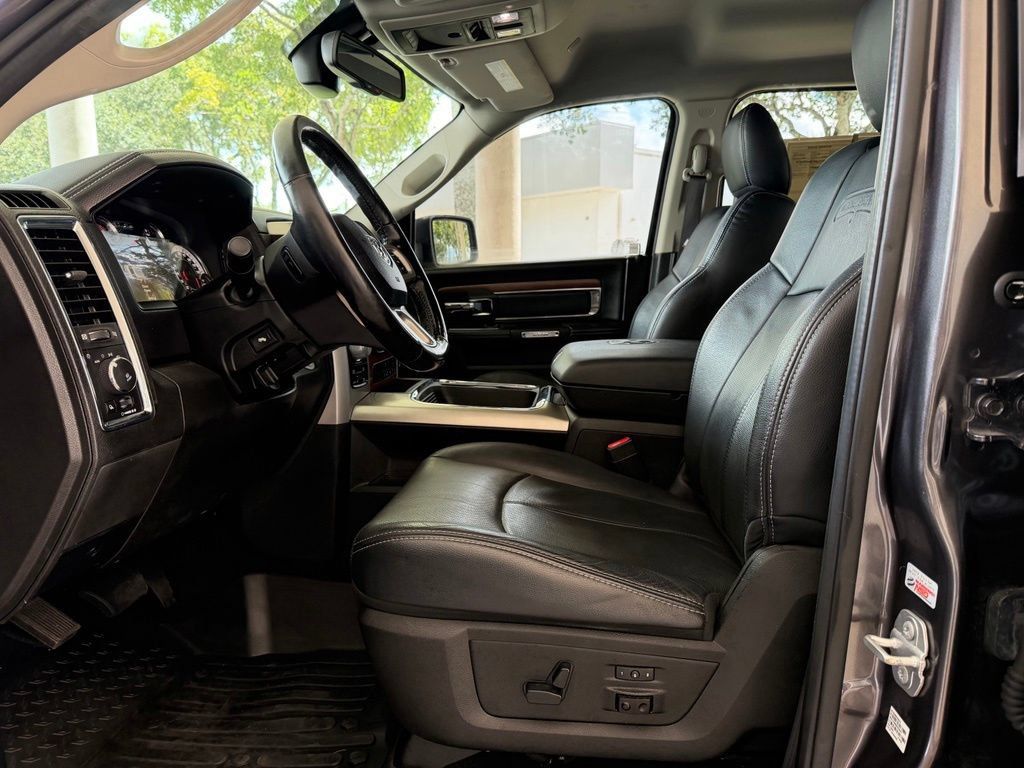 Used 2019 RAM 1500 Laramie w/ Convenience Group AWD/4WD image 6
