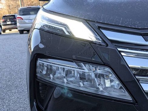 New 2025 Nissan Rogue Platinum w/ Platinum Premium Package image 10