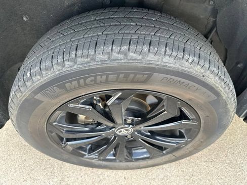 Used 2022 Toyota RAV4 XSE AWD/4WD image 22