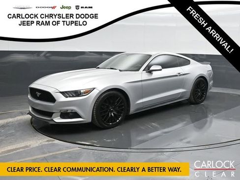 Used 2015 Ford Mustang image 8