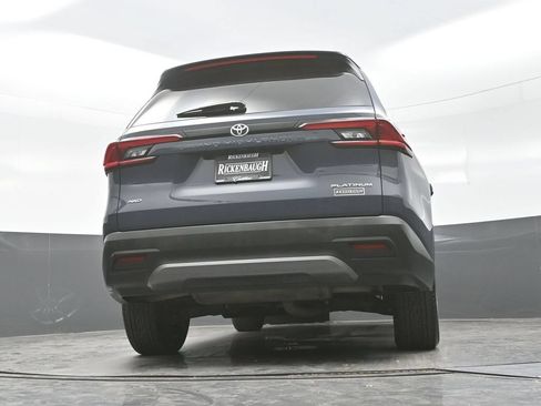 Used 2025 Toyota Grand Highlander AWD image 27