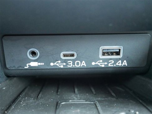 Used 2023 Subaru Outback Touring image 29