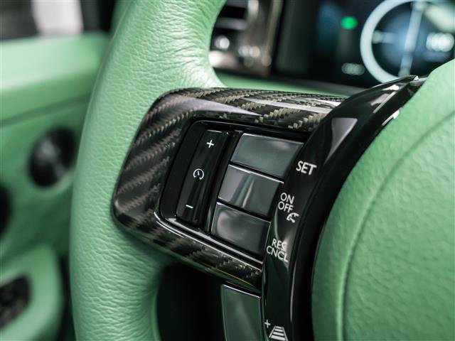 Used 2025 Rolls-Royce Cullinan AWD/4WD image 19