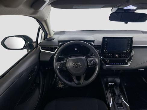 Used 2022 Toyota Corolla LE image 17