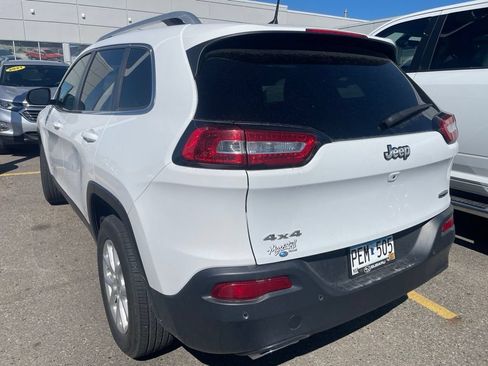 Used 2017 Jeep Cherokee Latitude w/ Safety/Convenience Group AWD/4WD image 5