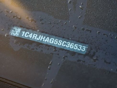 New 2025 Jeep Grand Cherokee Altitude image 56