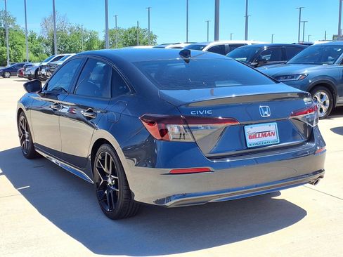 Used 2025 Honda Civic Sport image 2