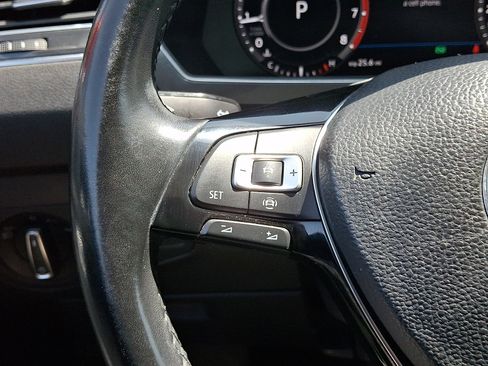 Used 2019 Volkswagen Tiguan SEL w/ 3rd Row Seat Package AWD/4WD image 21