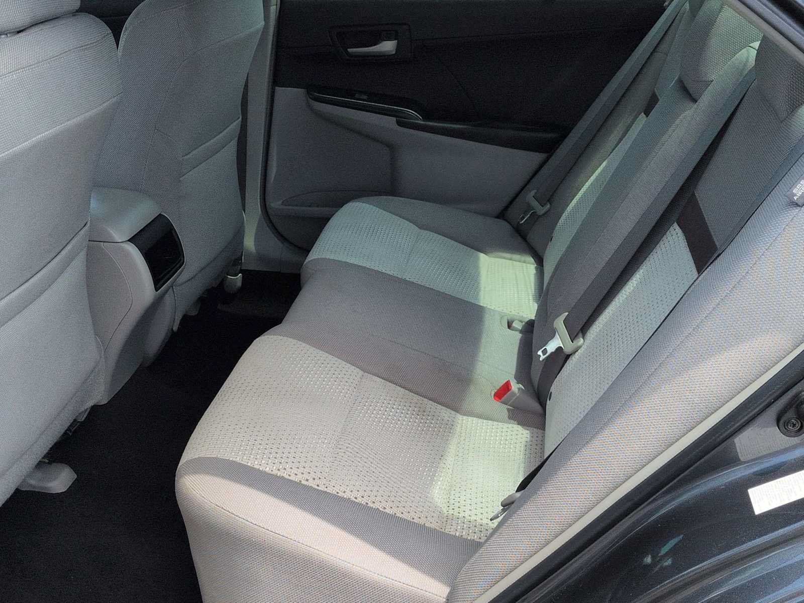 Used 2012 Toyota Camry LE FWD image 20