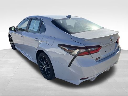 Used 2024 Toyota Camry SE image 6